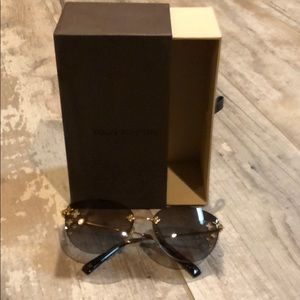 Louis Vuitton Sunglasses never worn